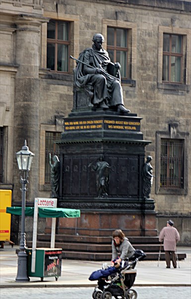 089-Памятник Фридриху Августу I